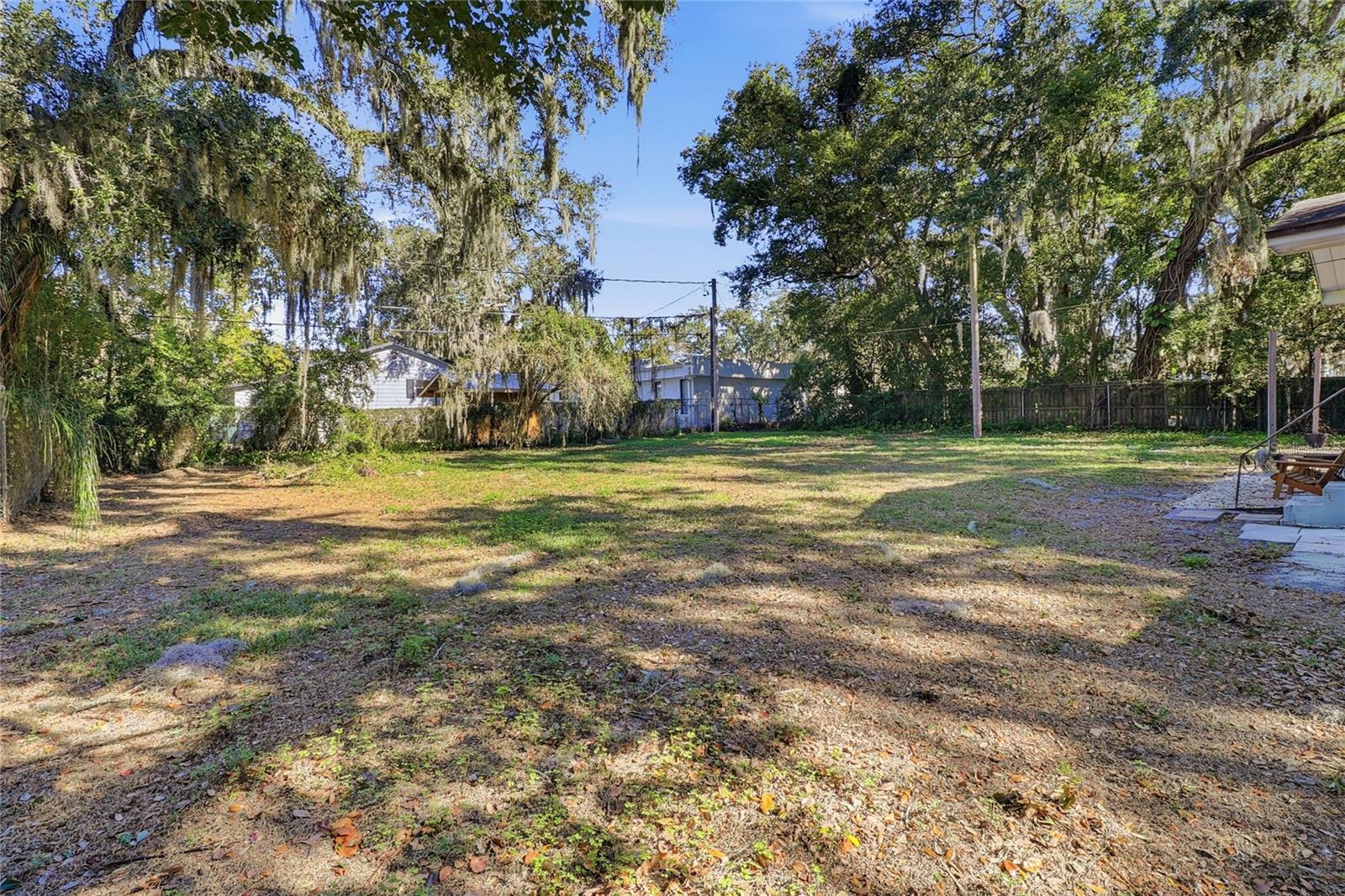 Image 35 of 38 For 203 Poinsettia Street