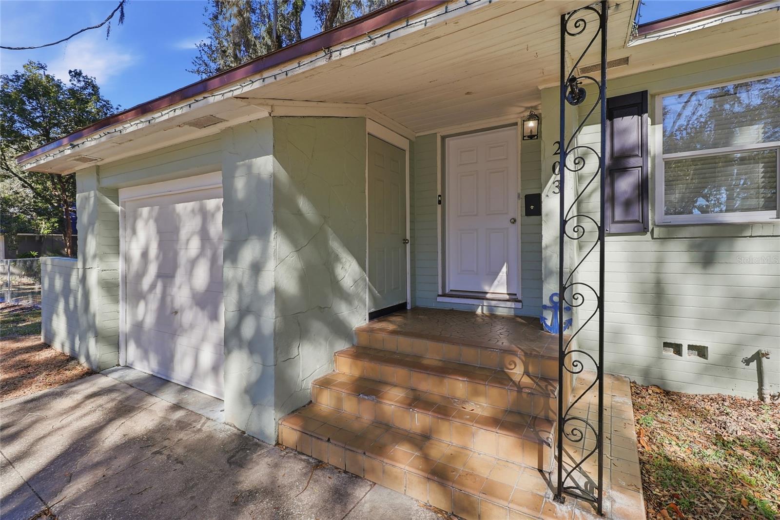 Image 4 of 38 For 203 Poinsettia Street