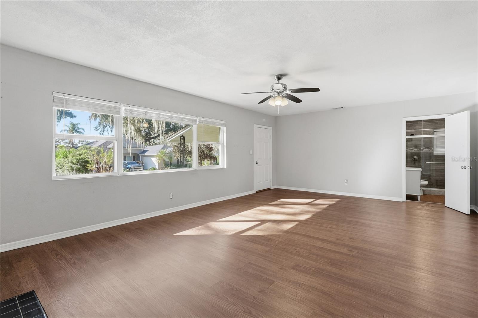 Image 8 of 38 For 203 Poinsettia Street