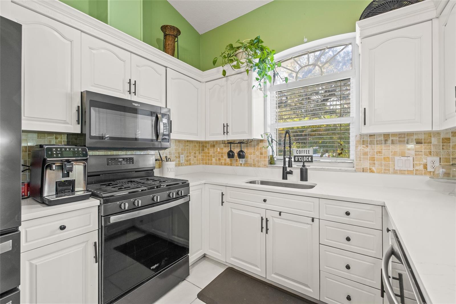 Image 33 of 52 For 31445 Amberlea Road