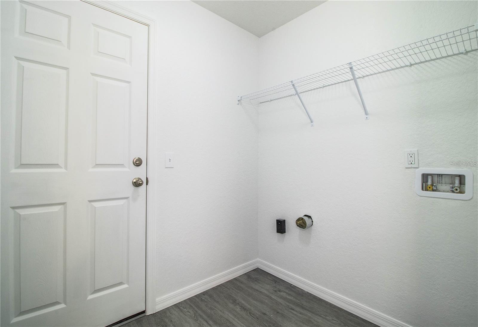 Image 26 of 30 For 1437 Amos Avenue