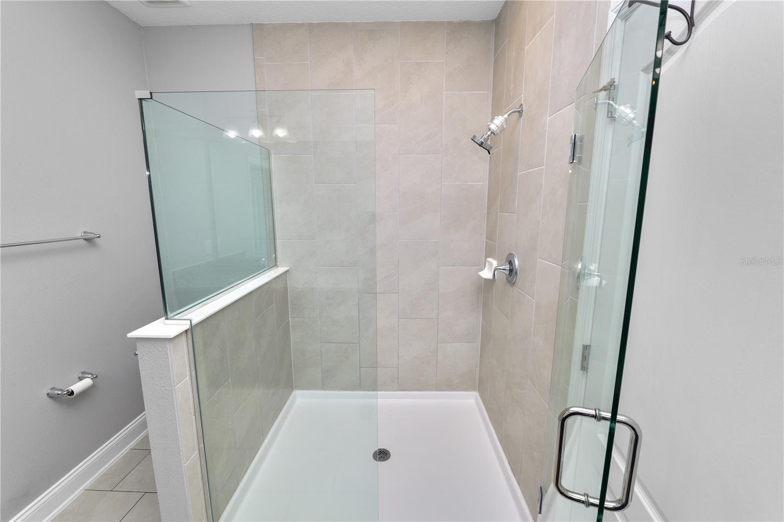 Image 19 of 63 For 623 Plant Street