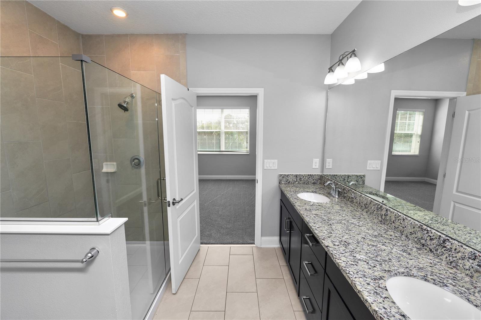 Image 21 of 63 For 623 Plant Street