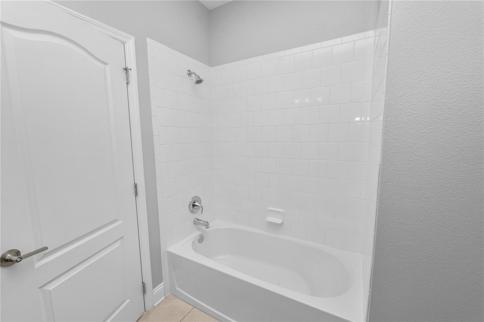 Image 24 of 63 For 623 Plant Street