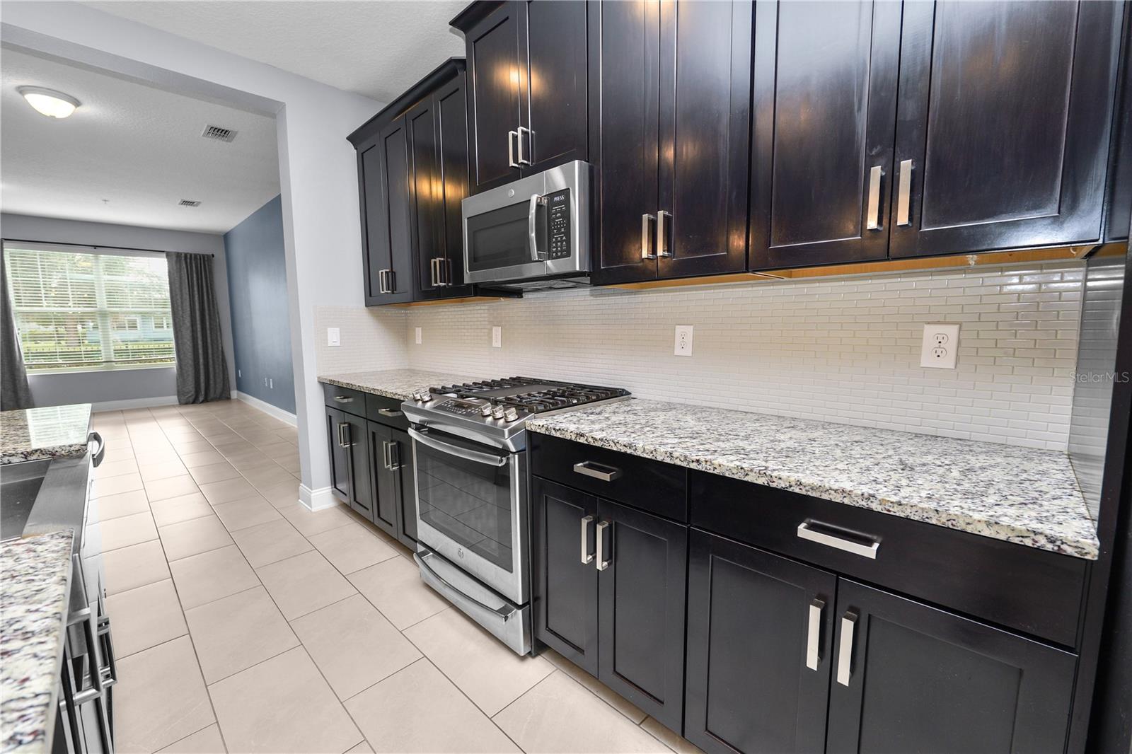 Image 39 of 63 For 623 Plant Street