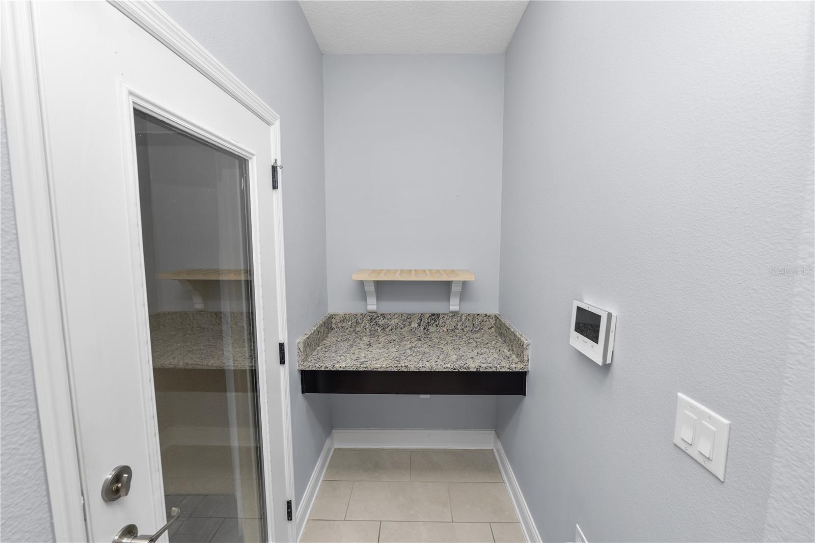 Image 45 of 63 For 623 Plant Street