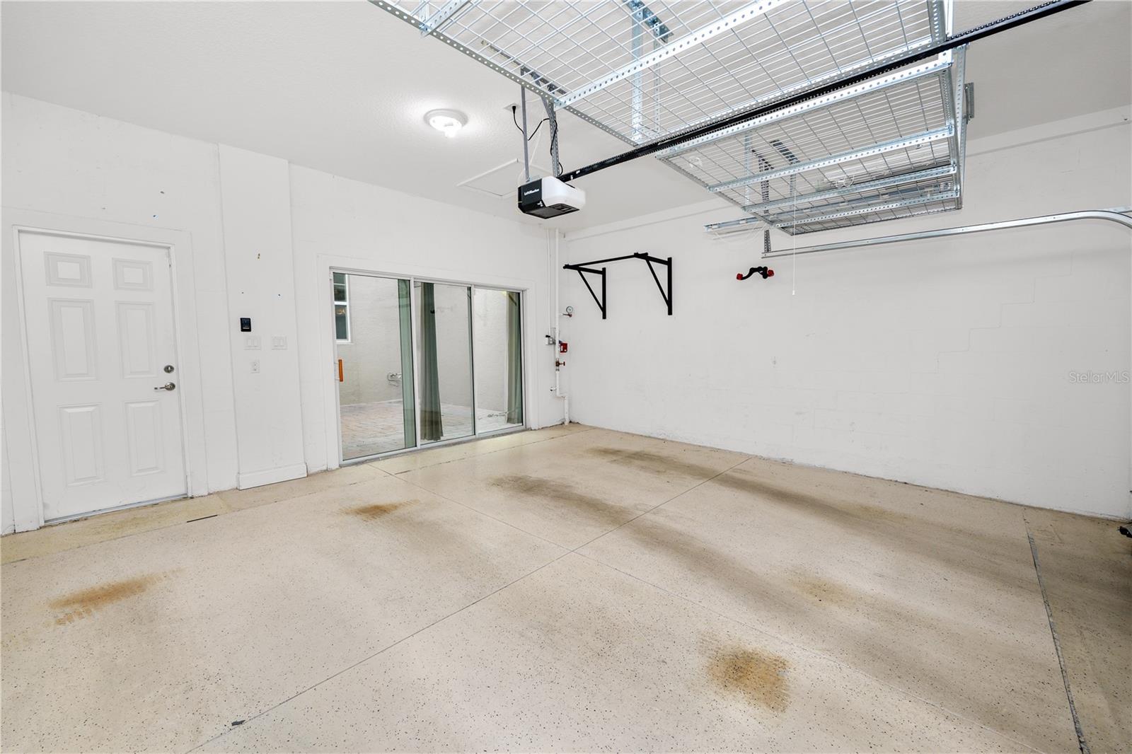 Image 48 of 63 For 623 Plant Street