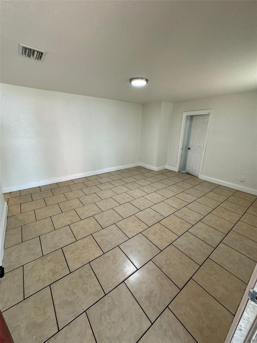 Image 3 of 26 For 3866 12th Avenue S