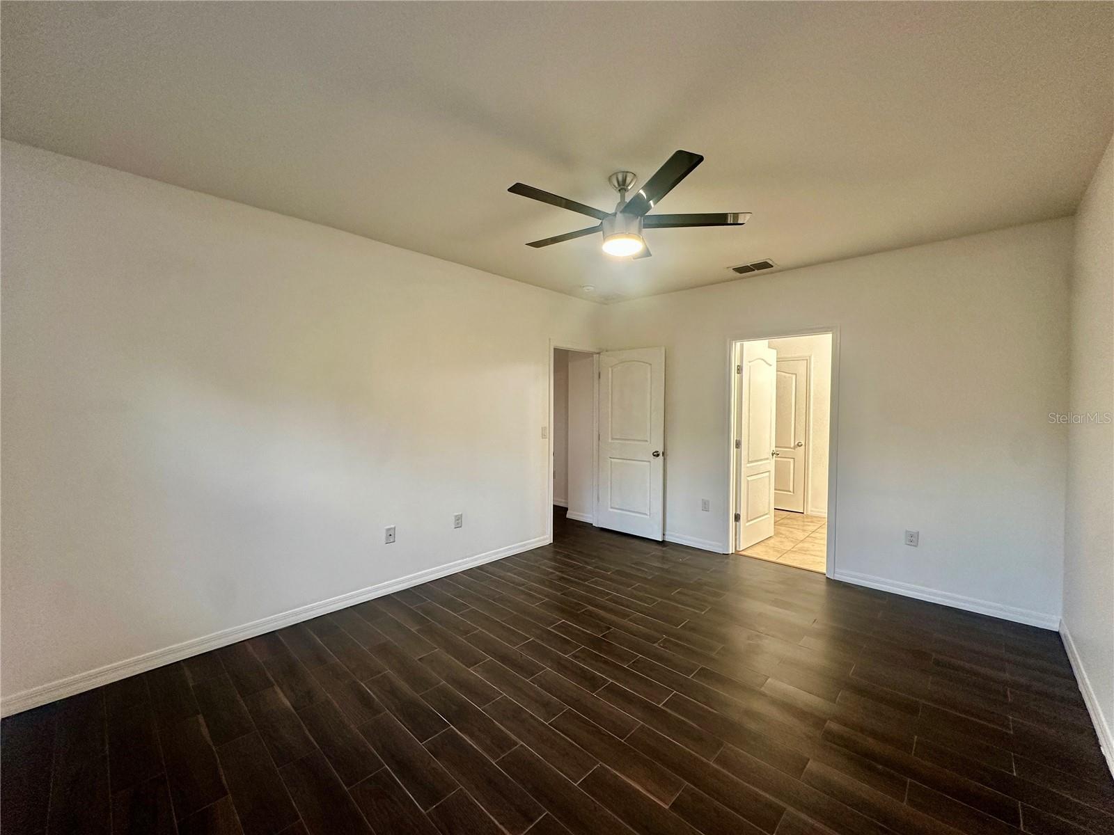 Image 12 of 24 For 988 Summer Glen Drive