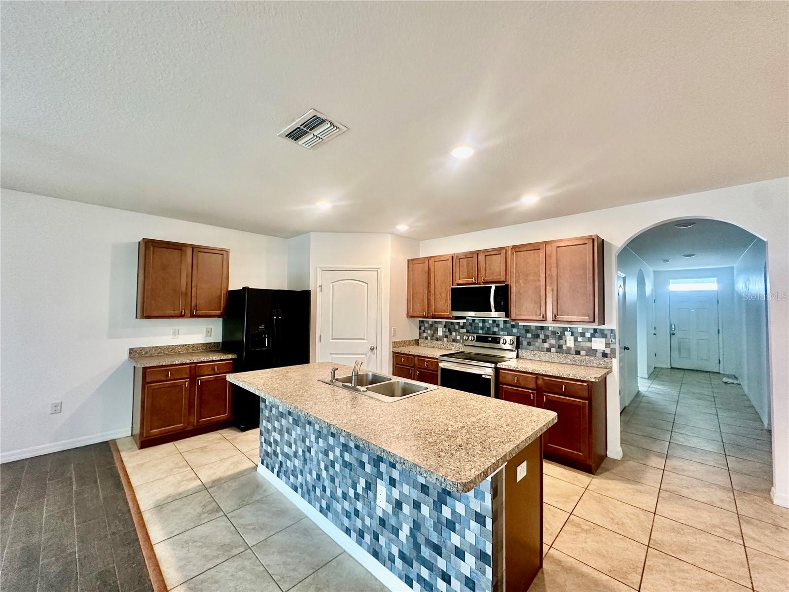 Image 3 of 24 For 988 Summer Glen Drive