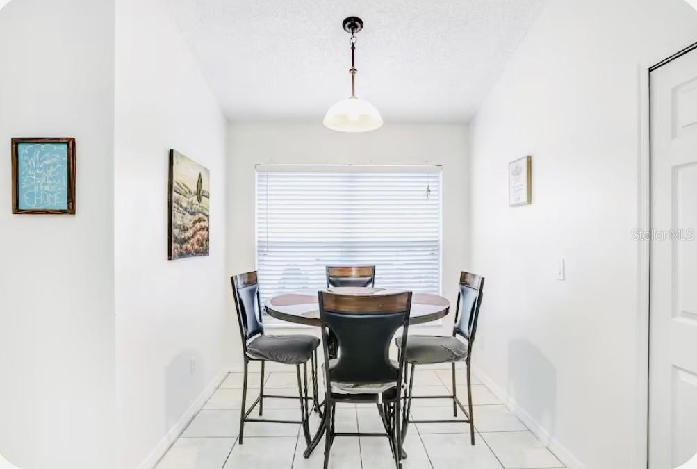 Image 15 of 26 For 2605 Chatham Circle