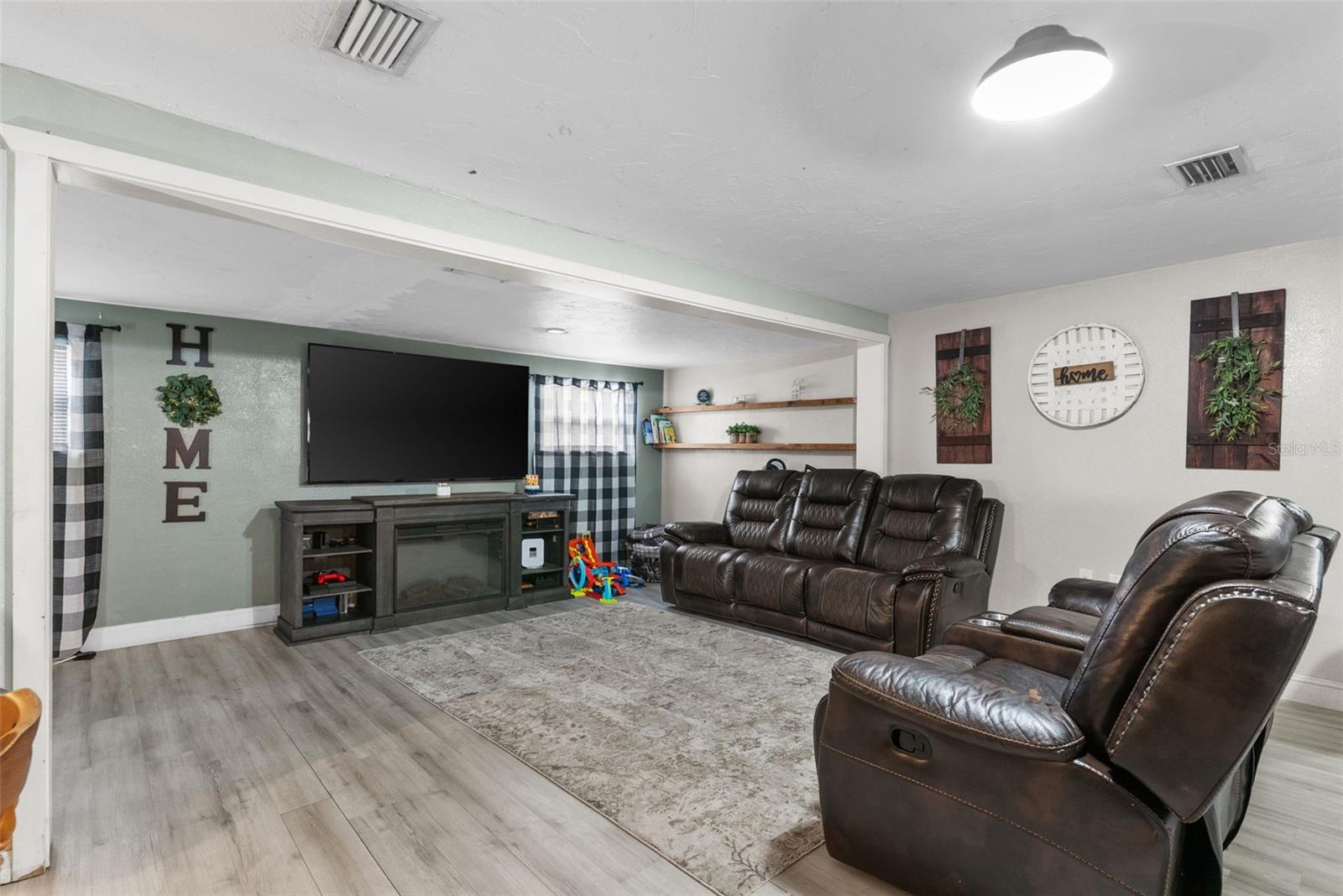 Image 2 of 37 For 3914 Boot Bay Road