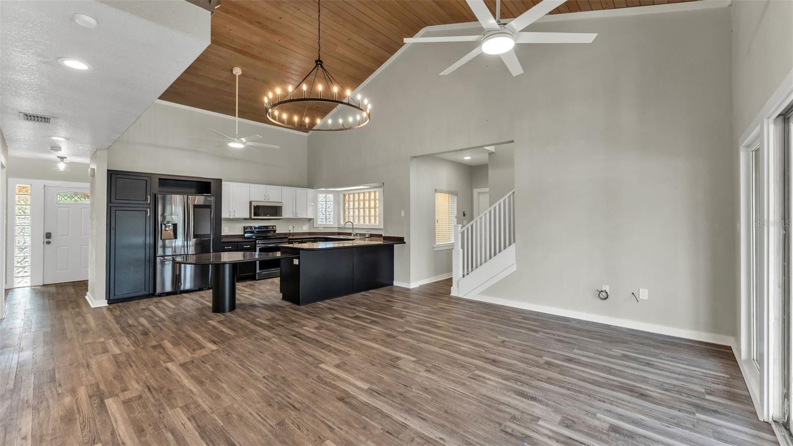 Image 5 of 56 For 614 Mountain Lake Place