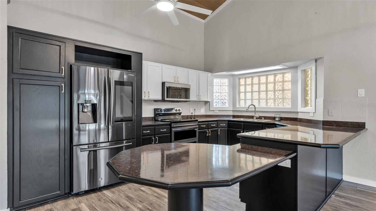 Image 7 of 56 For 614 Mountain Lake Place