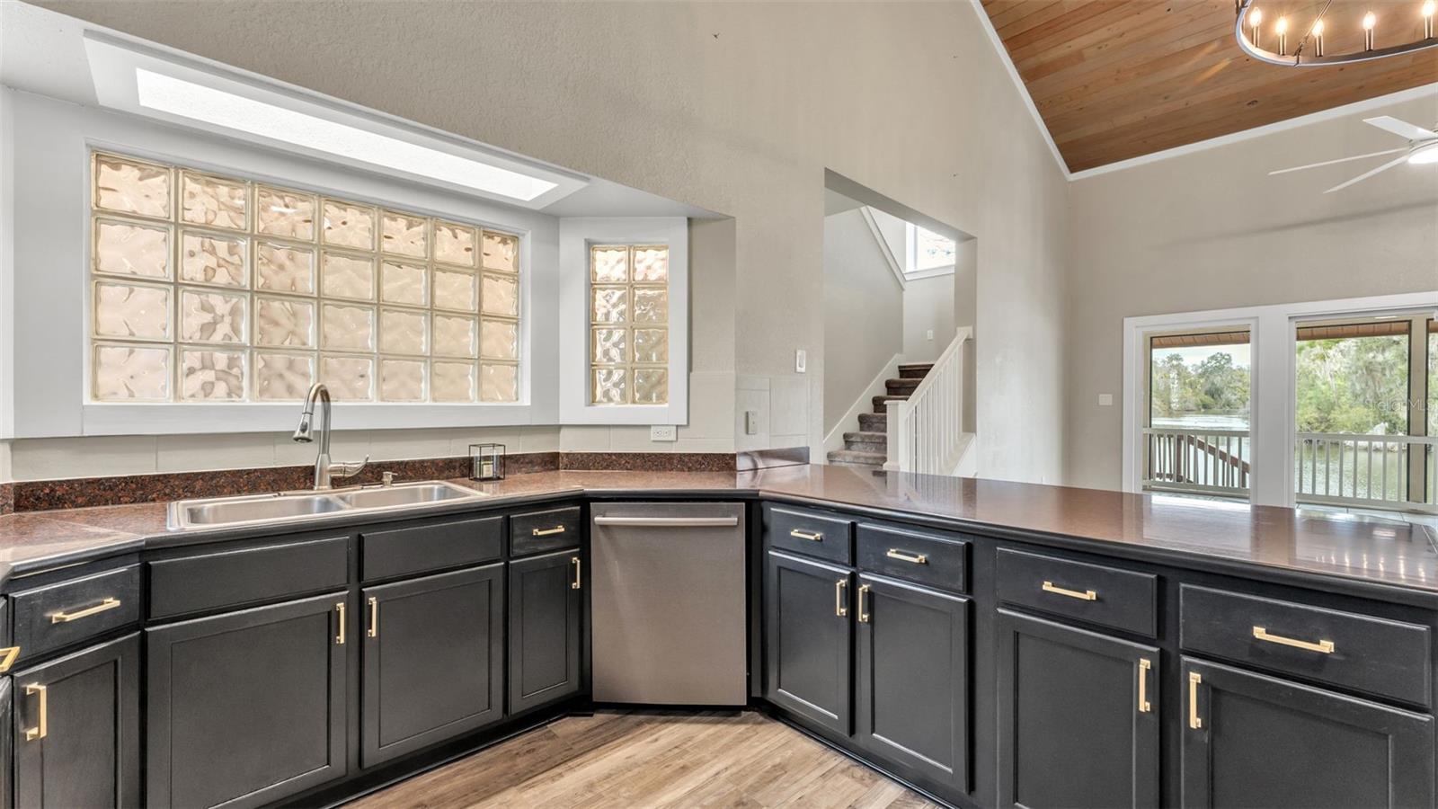 Image 9 of 56 For 614 Mountain Lake Place