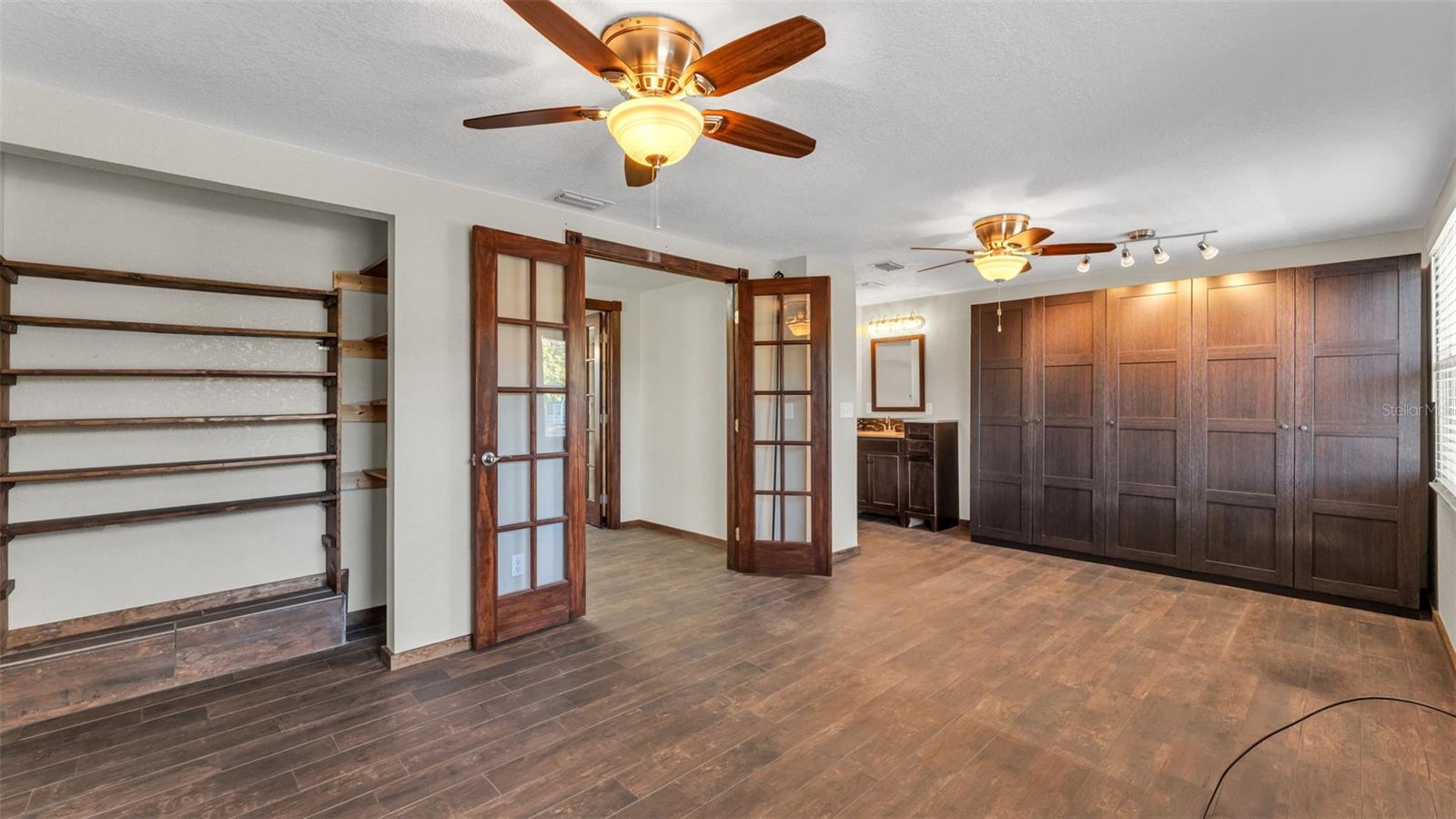 Image 28 of 54 For 1203 Brandon Lakes Circle