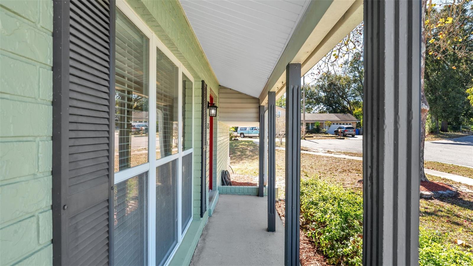 Image 3 of 54 For 1203 Brandon Lakes Circle