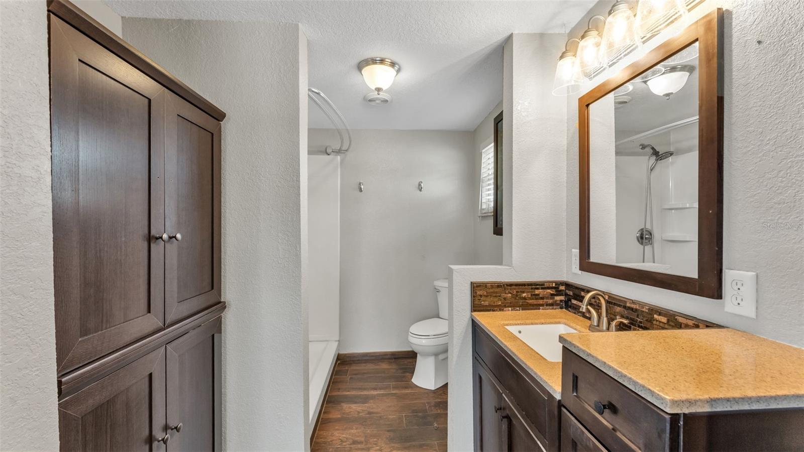 Image 30 of 54 For 1203 Brandon Lakes Circle