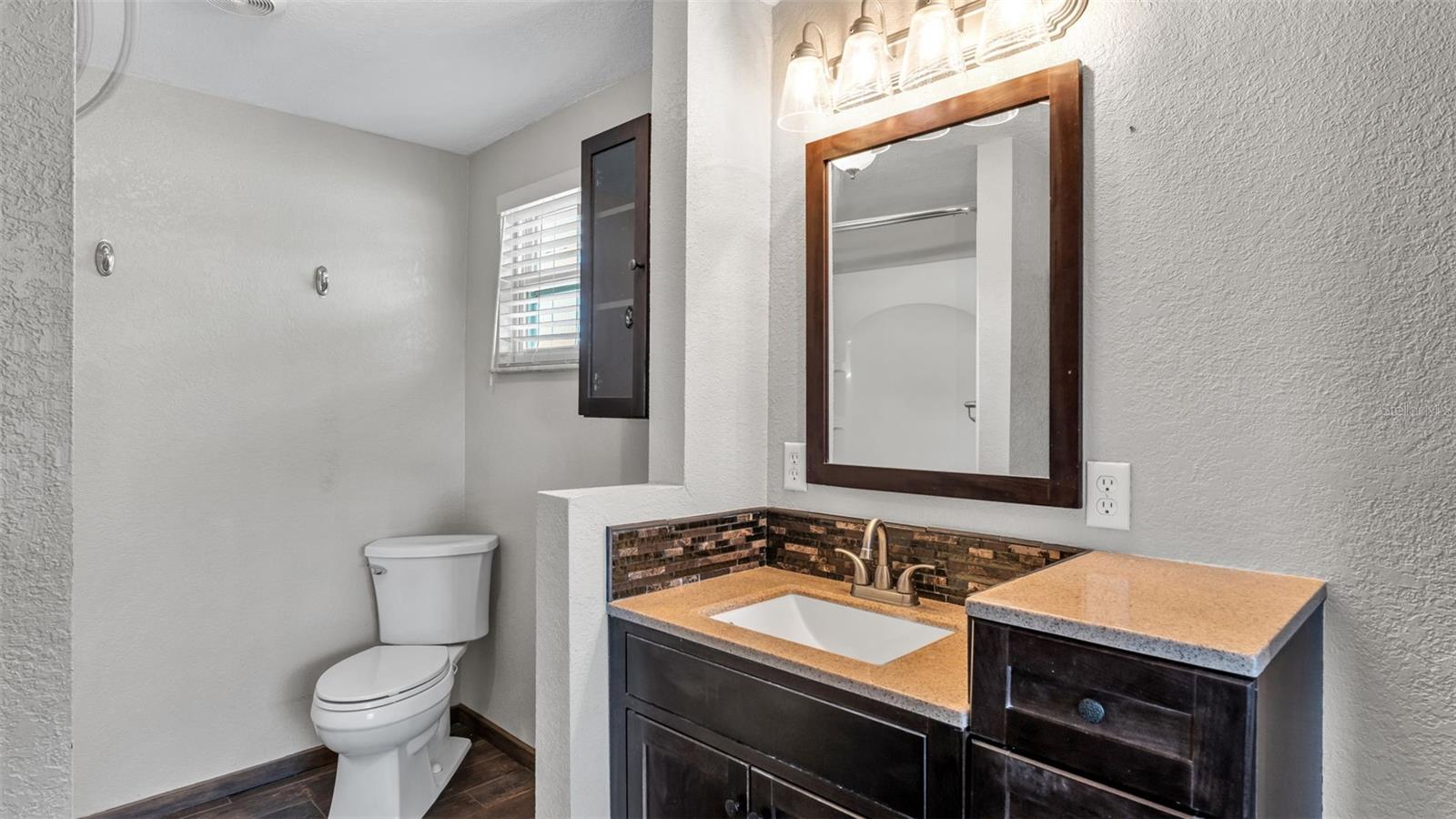 Image 31 of 54 For 1203 Brandon Lakes Circle