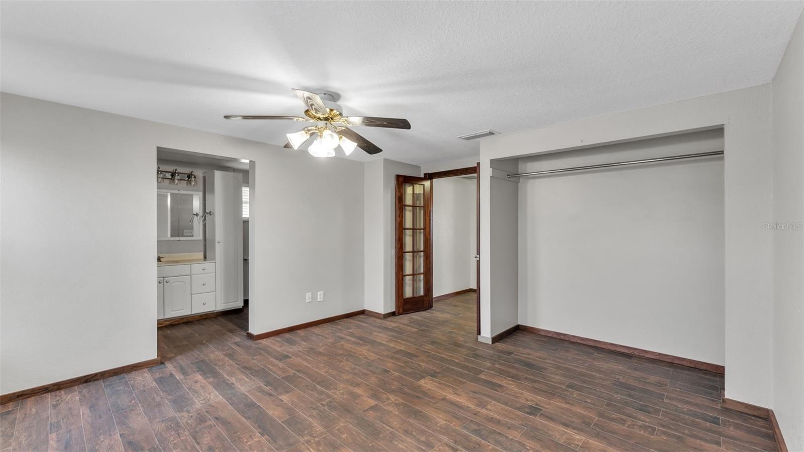 Image 35 of 54 For 1203 Brandon Lakes Circle