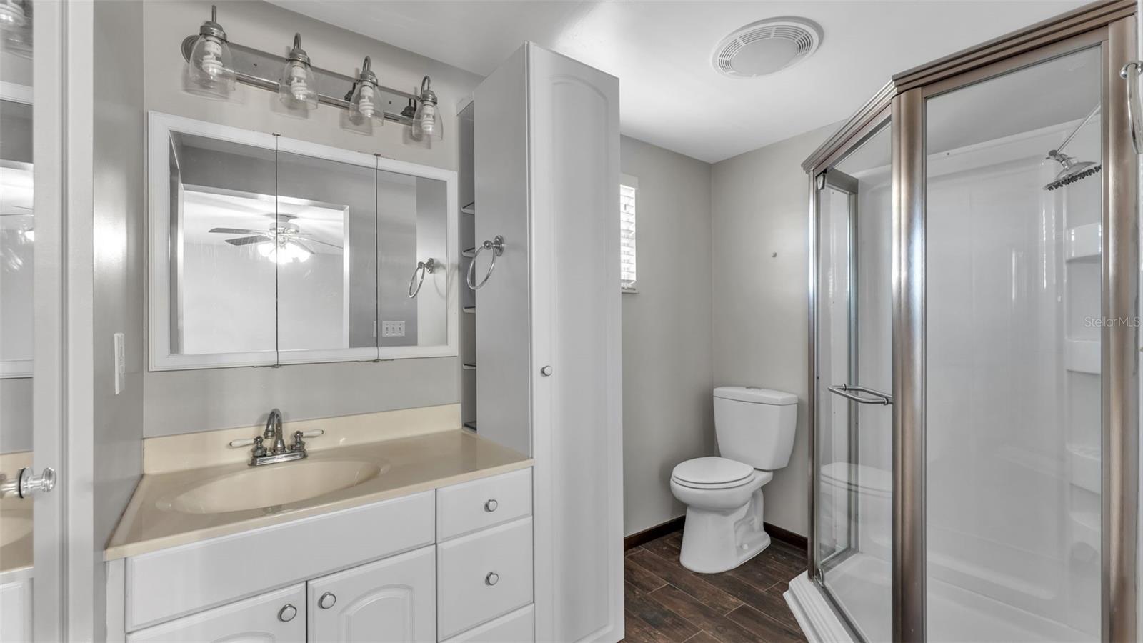 Image 36 of 54 For 1203 Brandon Lakes Circle