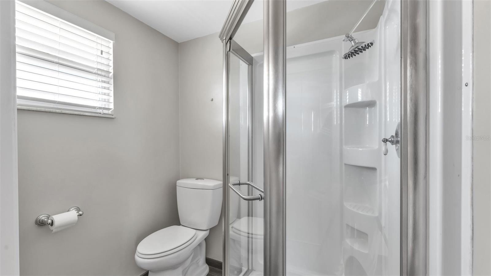 Image 37 of 54 For 1203 Brandon Lakes Circle