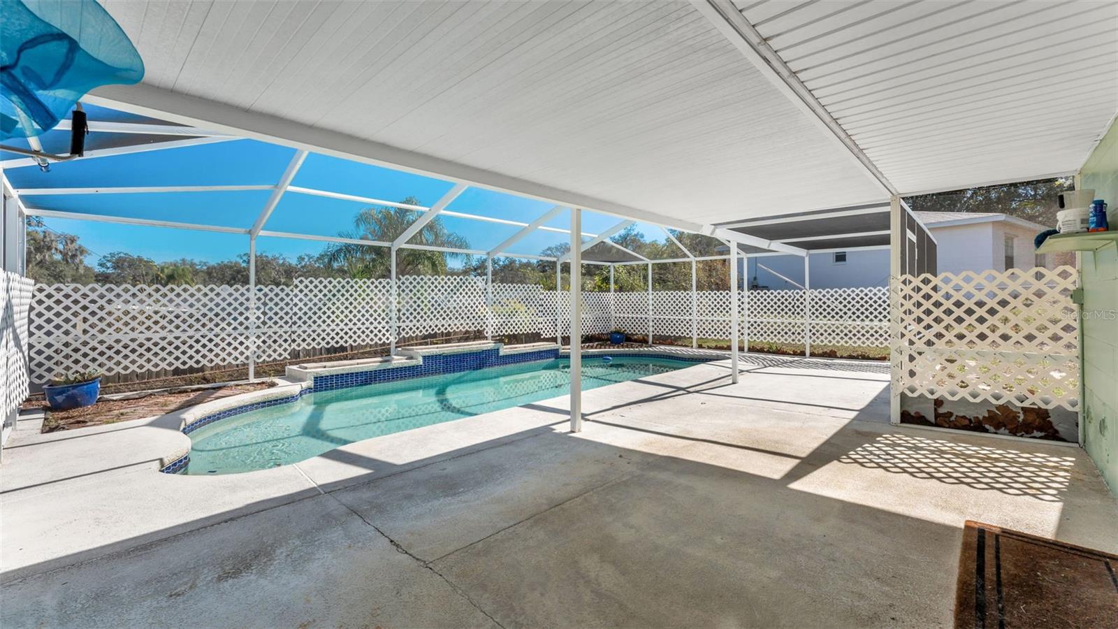 Image 39 of 54 For 1203 Brandon Lakes Circle