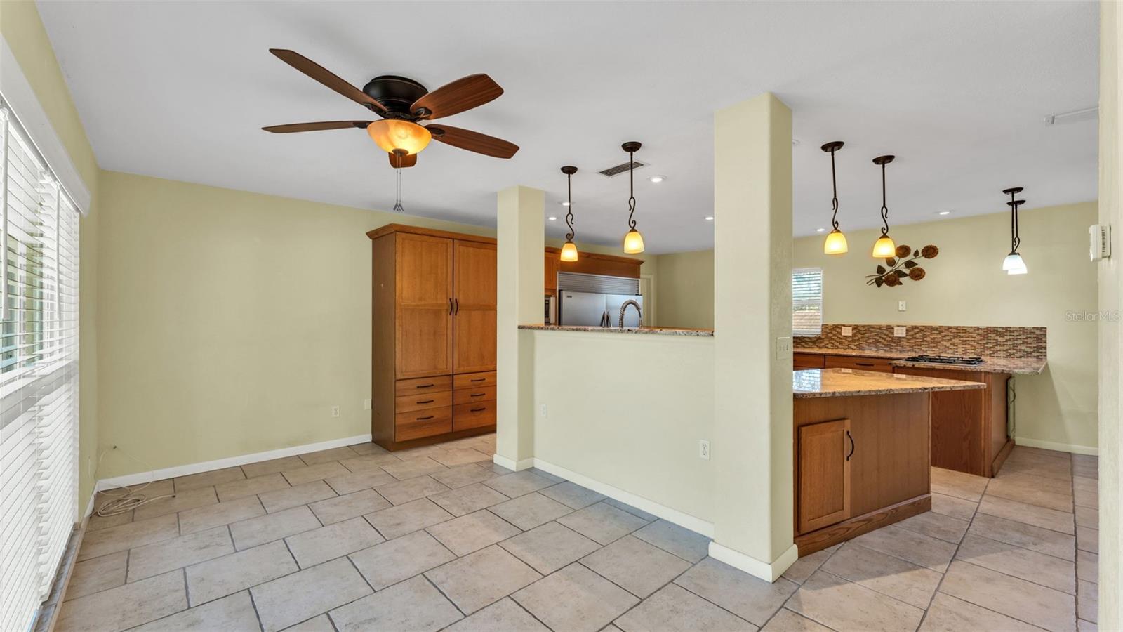 Image 4 of 54 For 1203 Brandon Lakes Circle