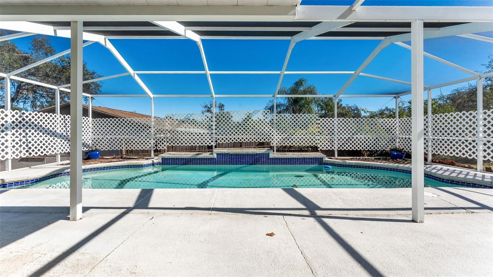 Image 40 of 54 For 1203 Brandon Lakes Circle