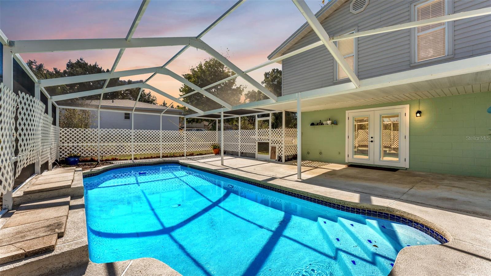 Image 42 of 54 For 1203 Brandon Lakes Circle