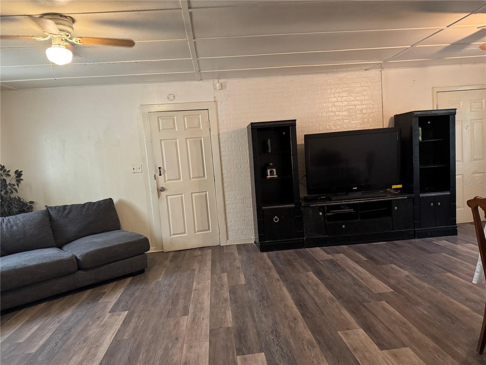 Image 4 of 17 For 1049 Plateau Avenue