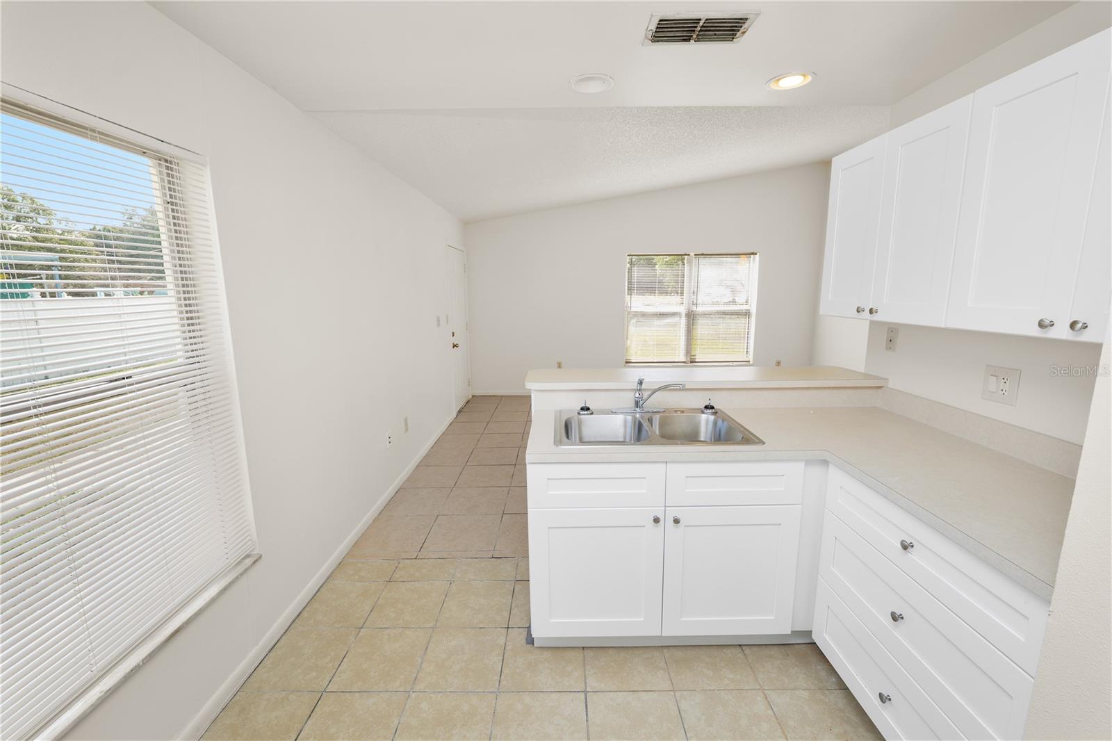 Image 10 of 51 For 415 Polk Avenue A-b