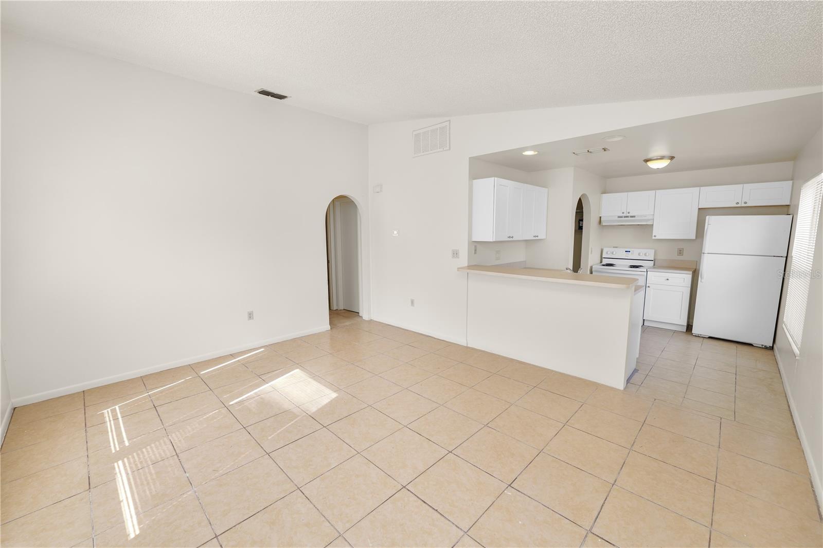 Image 12 of 51 For 415 Polk Avenue A-b