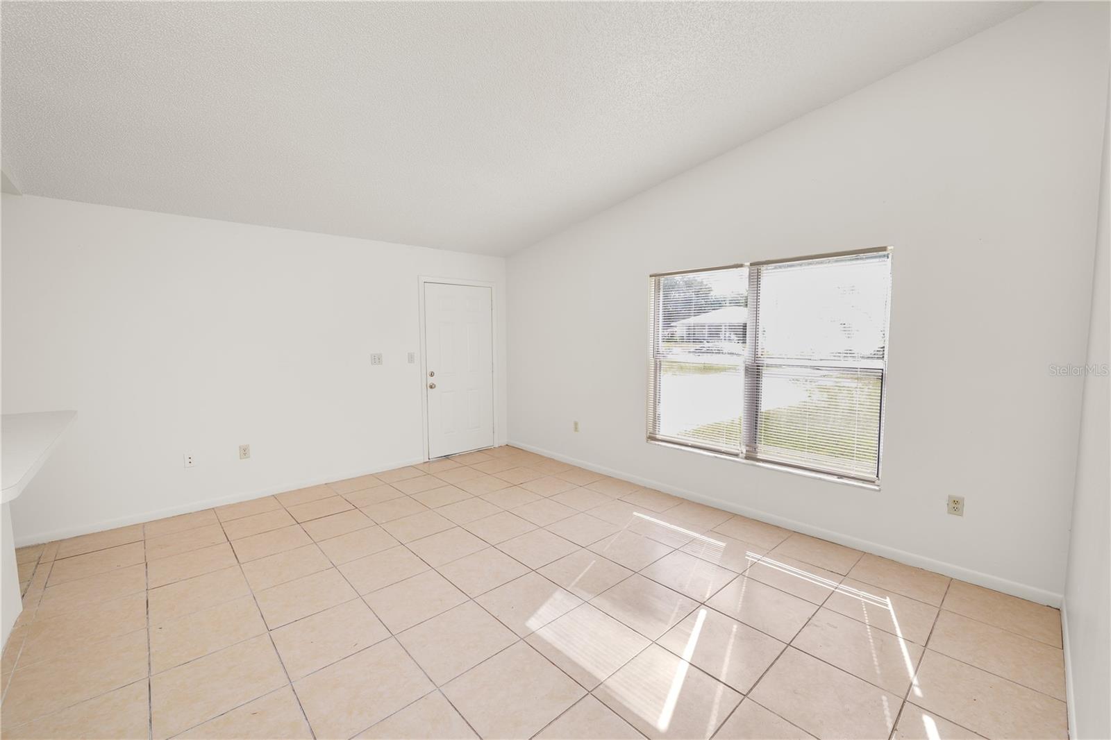 Image 14 of 51 For 415 Polk Avenue A-b