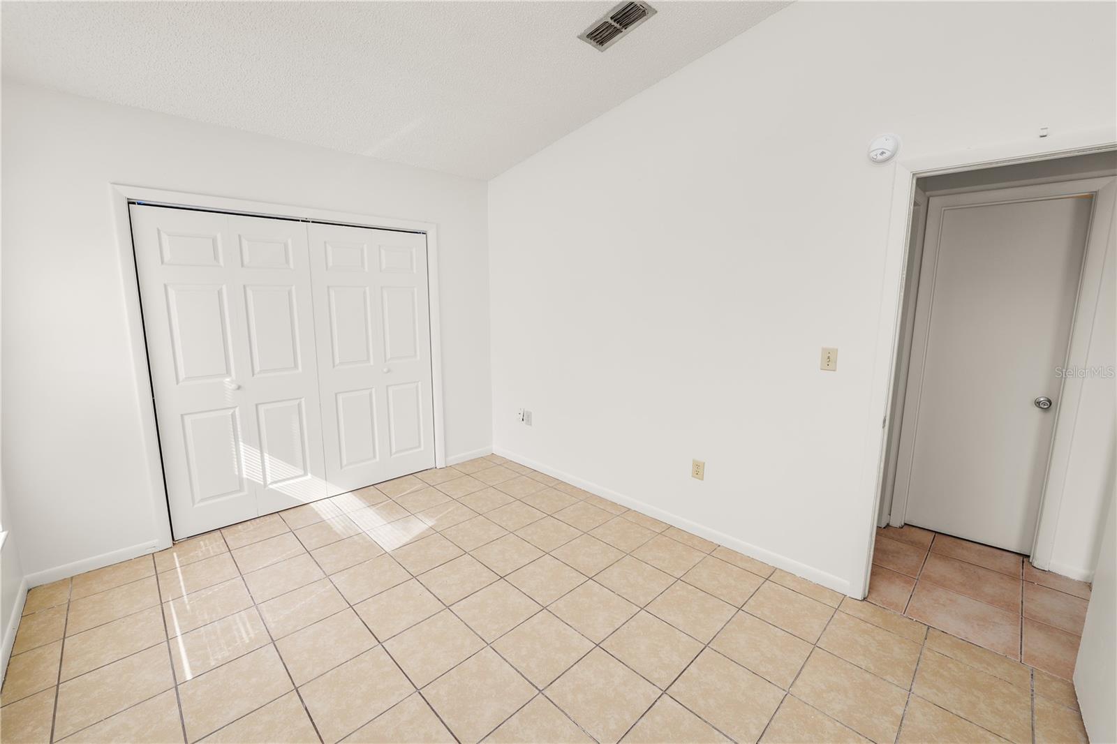 Image 15 of 51 For 415 Polk Avenue A-b