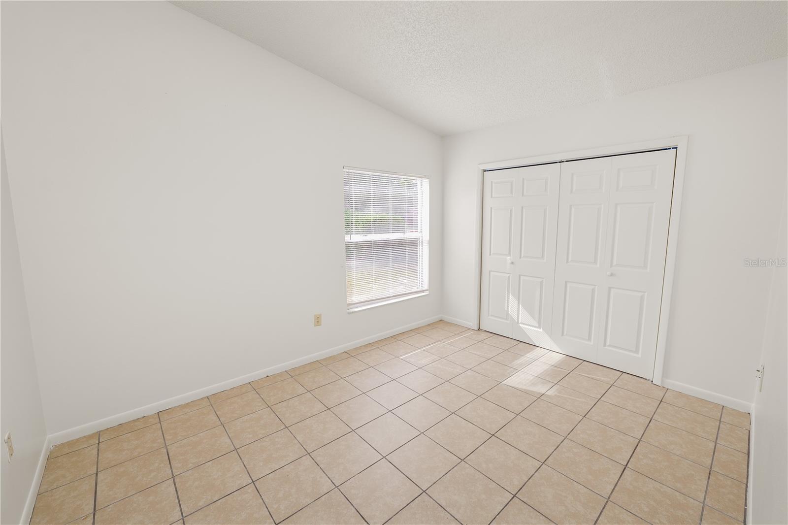 Image 16 of 51 For 415 Polk Avenue A-b