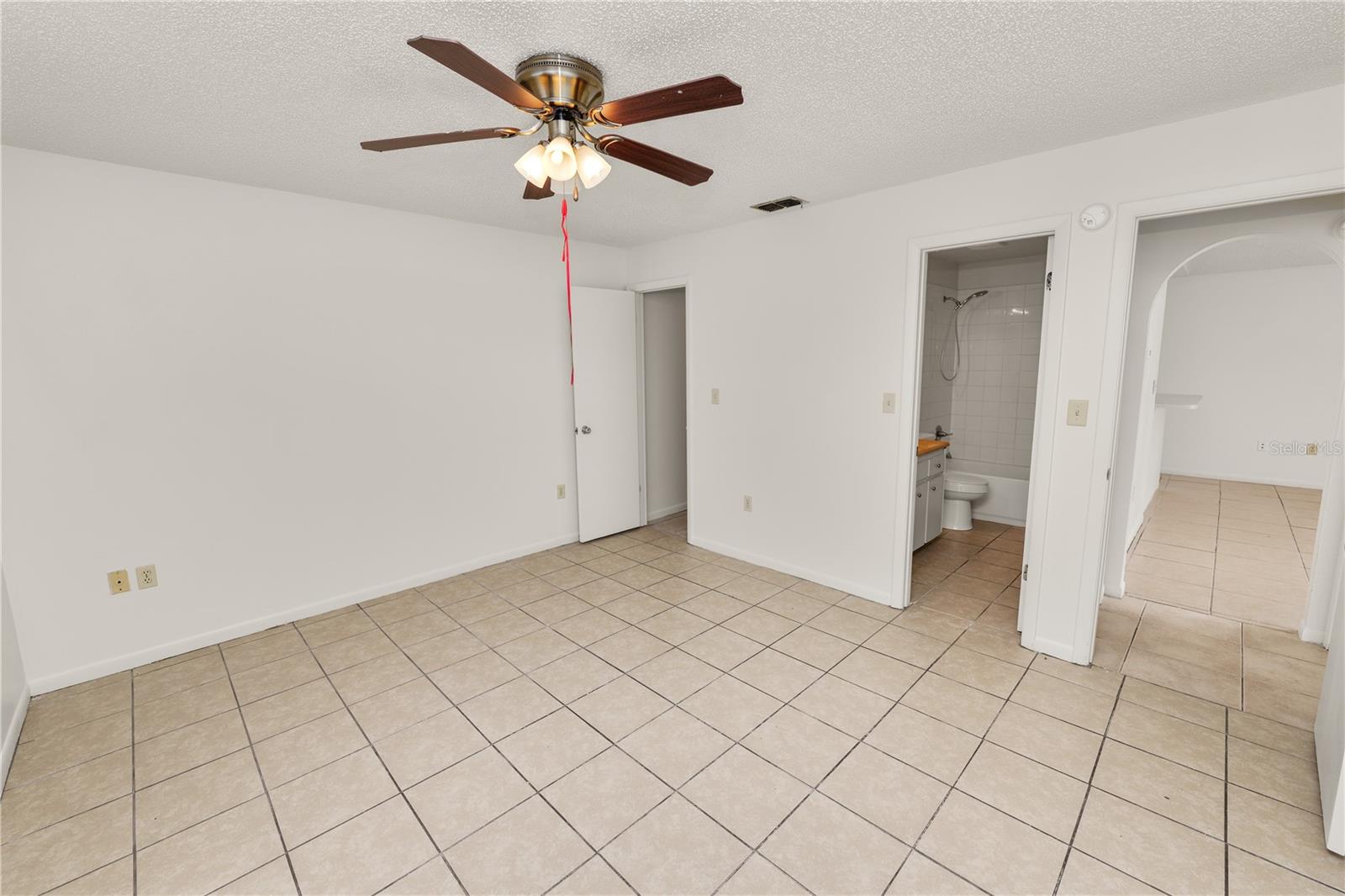 Image 18 of 51 For 415 Polk Avenue A-b