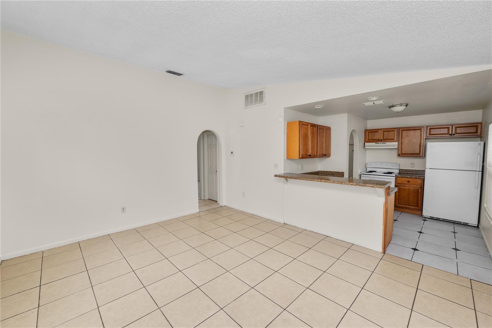 Image 25 of 51 For 415 Polk Avenue A-b