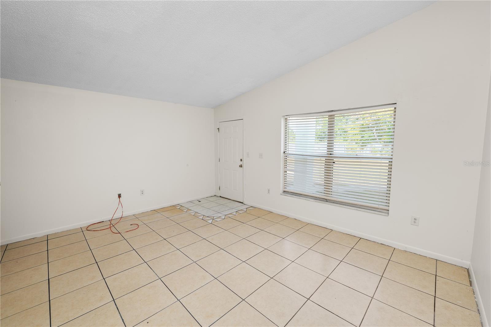 Image 28 of 51 For 415 Polk Avenue A-b