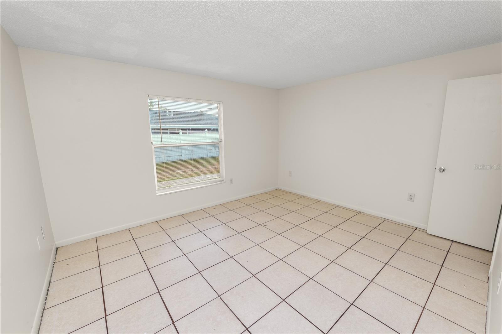 Image 31 of 51 For 415 Polk Avenue A-b