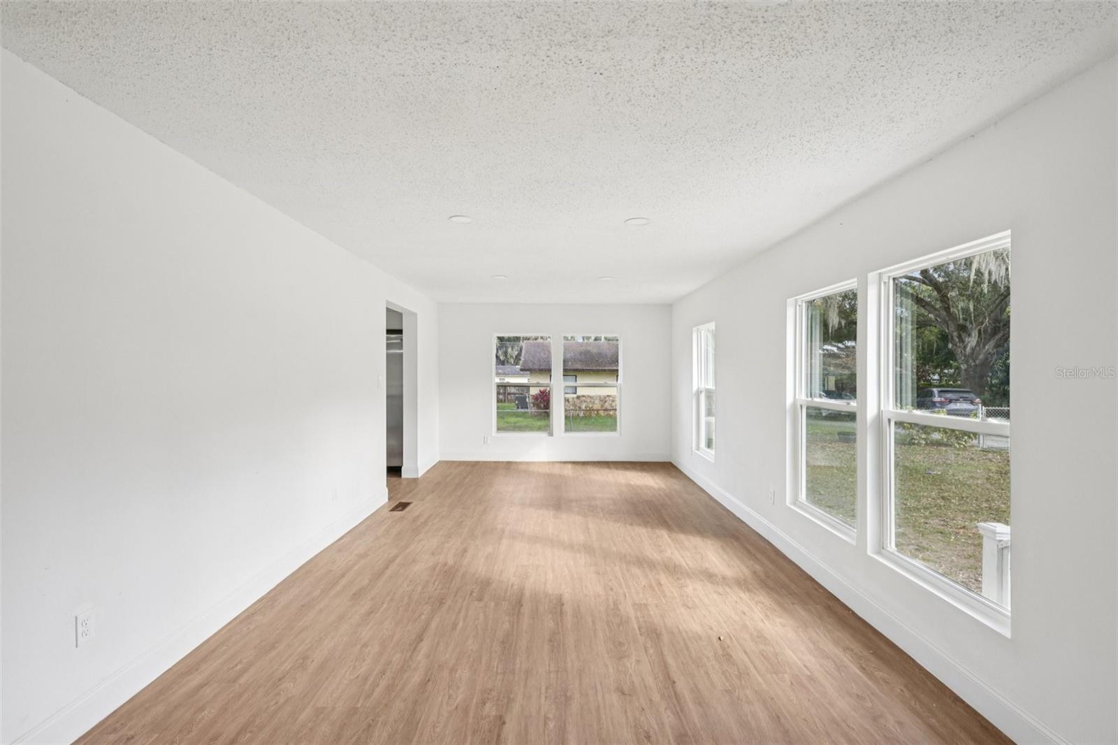 Image 7 of 34 For 1427 Combee Lane