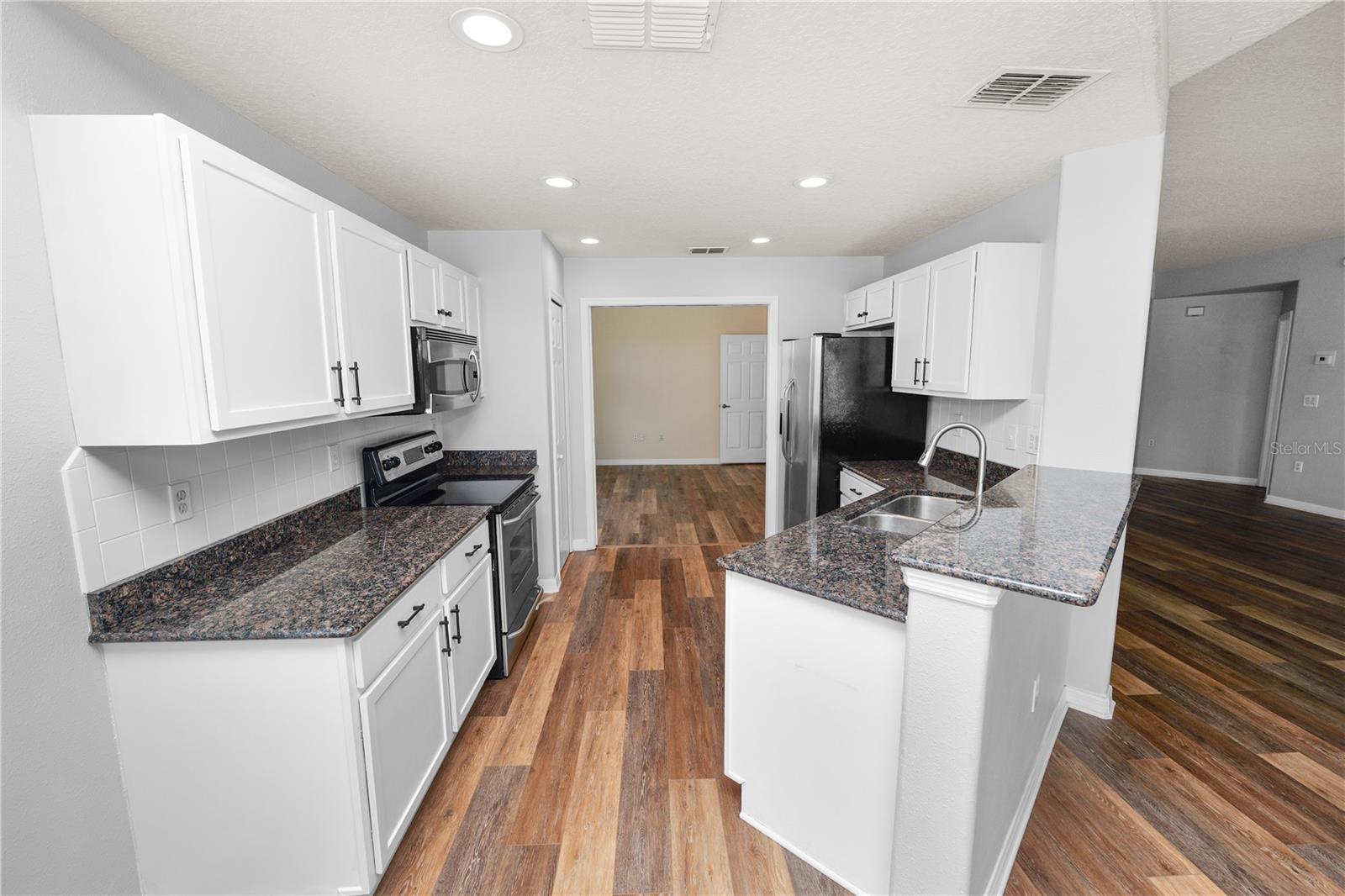 Image 14 of 79 For 3901 Serenade Lane 1