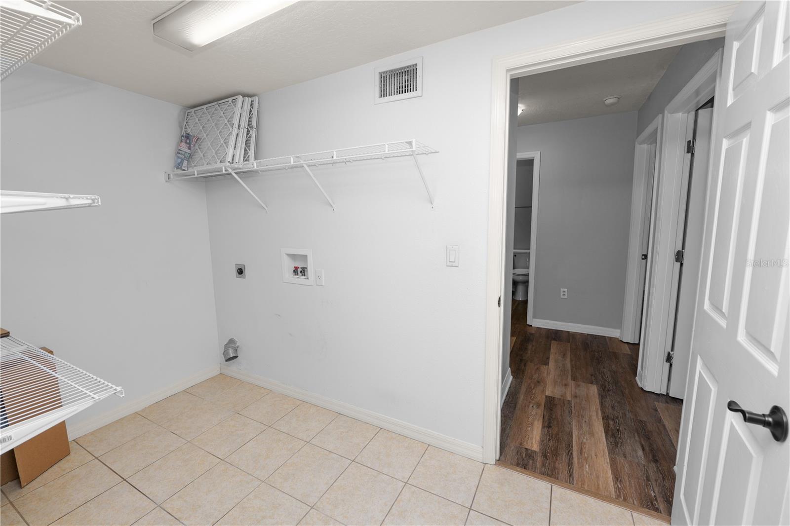 Image 25 of 79 For 3901 Serenade Lane 1