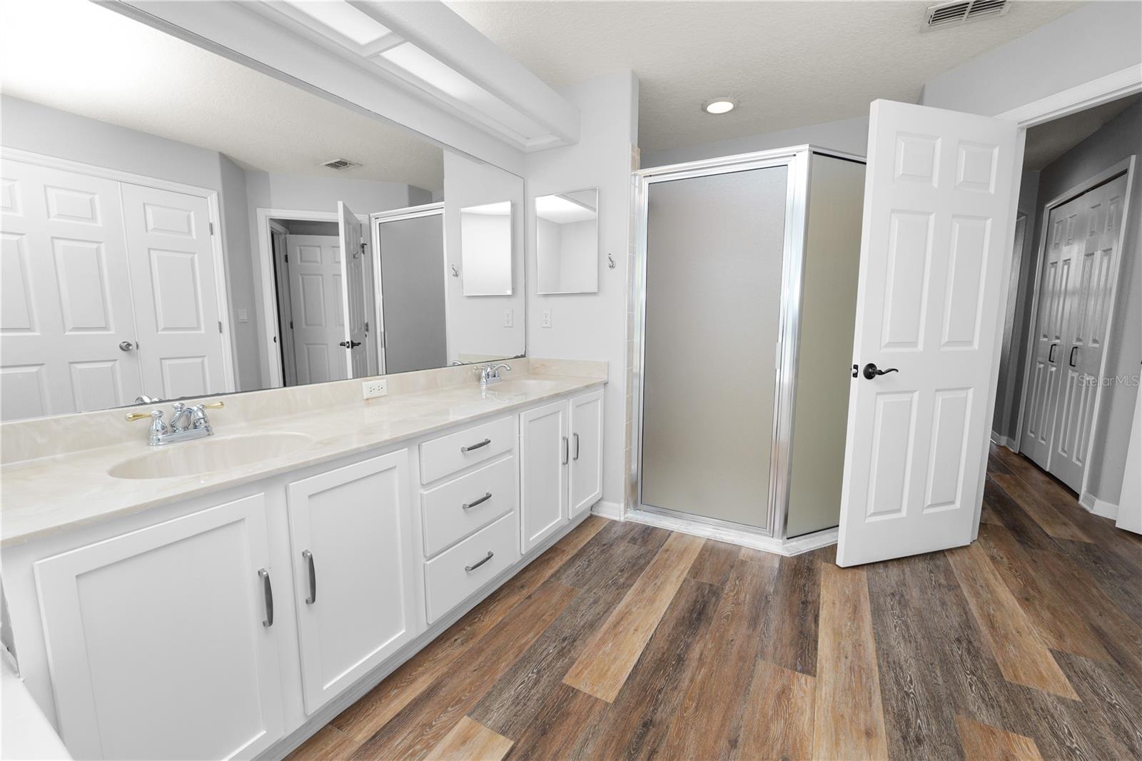 Image 27 of 79 For 3901 Serenade Lane 1