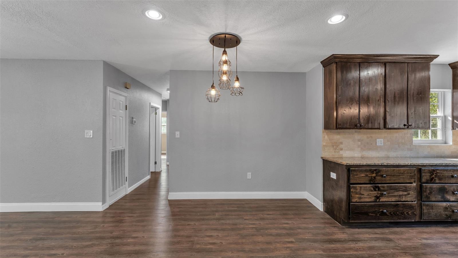 Image 15 of 54 For 508 Saint Cloud Avenue