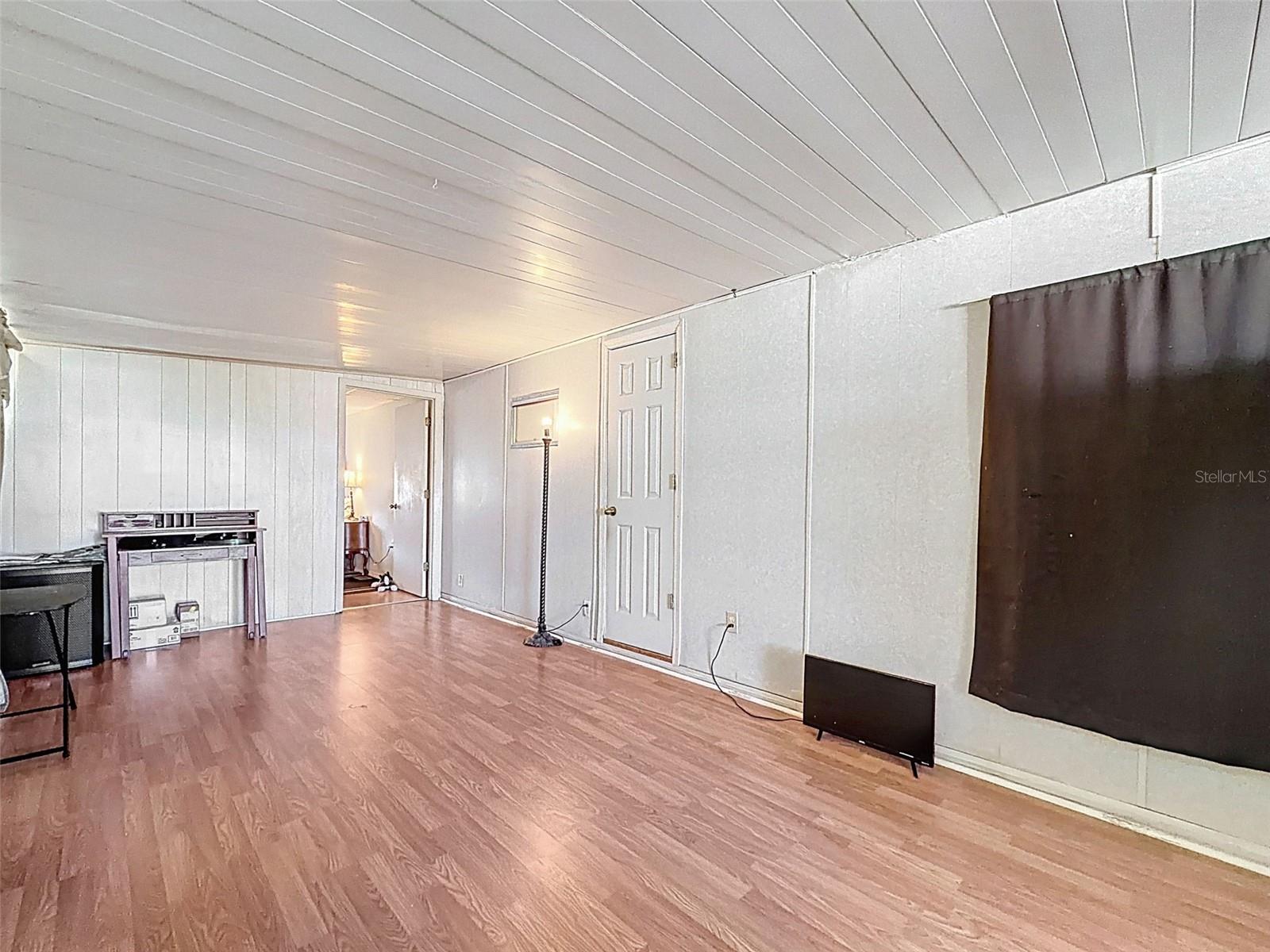 Image 17 of 42 For 1823 Blue Lake Drive