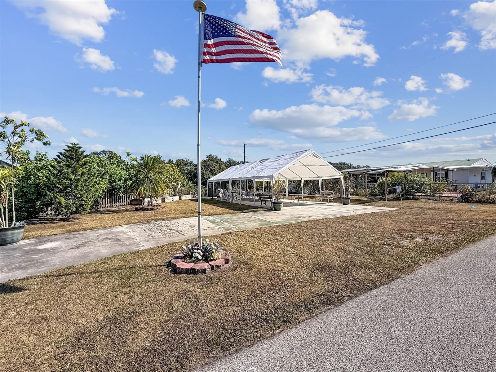 Image 33 of 42 For 1823 Blue Lake Drive