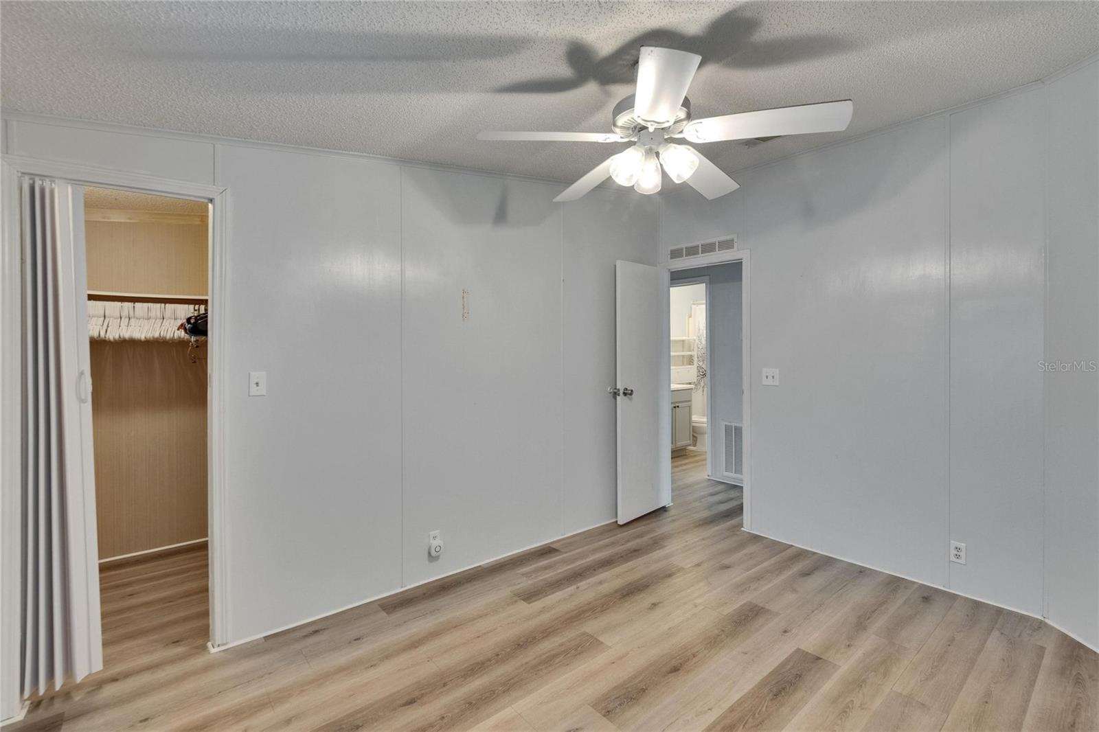 Image 27 of 53 For 1811 Sherwood Hill Dr