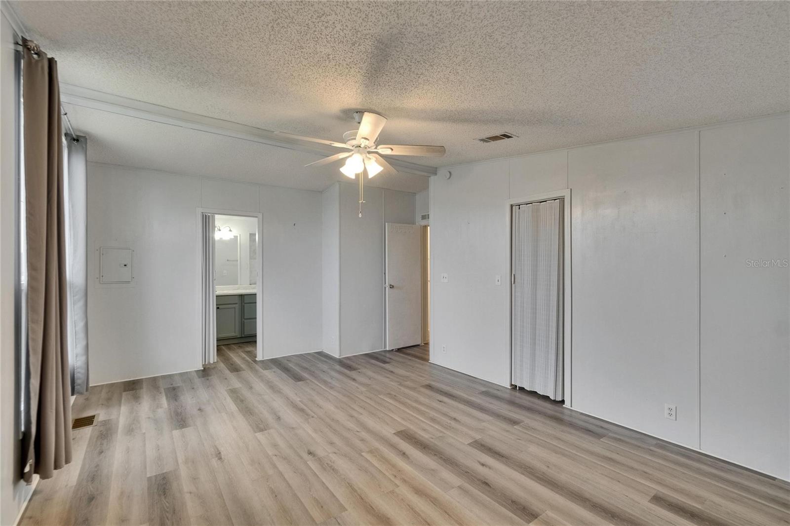 Image 33 of 53 For 1811 Sherwood Hill Dr