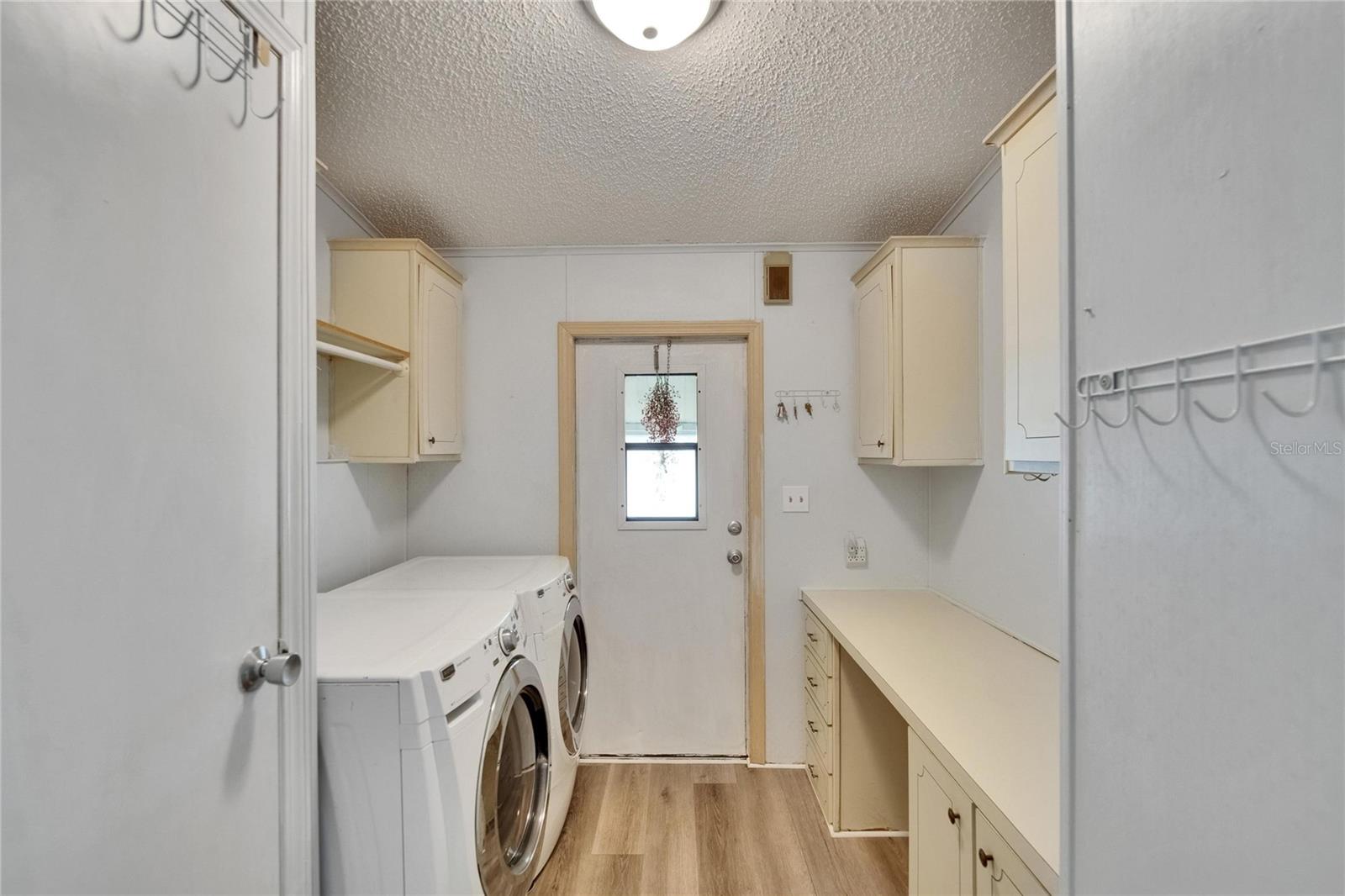 Image 40 of 53 For 1811 Sherwood Hill Dr